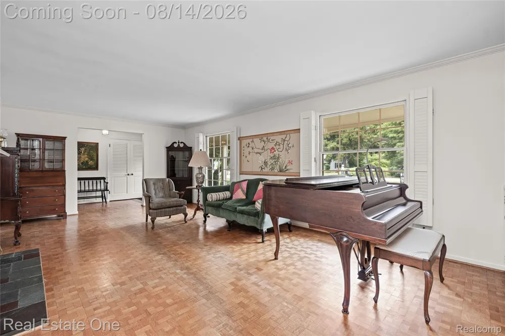 4195 Orchard Way Bloomfield Charter Township, MI 48301