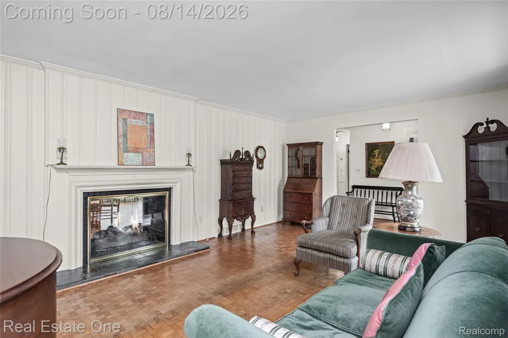 4195 Orchard Way Bloomfield Charter Township, MI 48301
