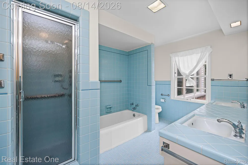 4195 Orchard Way Bloomfield Charter Township, MI 48301
