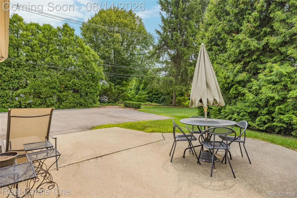 4195 Orchard Way Bloomfield Charter Township, MI 48301