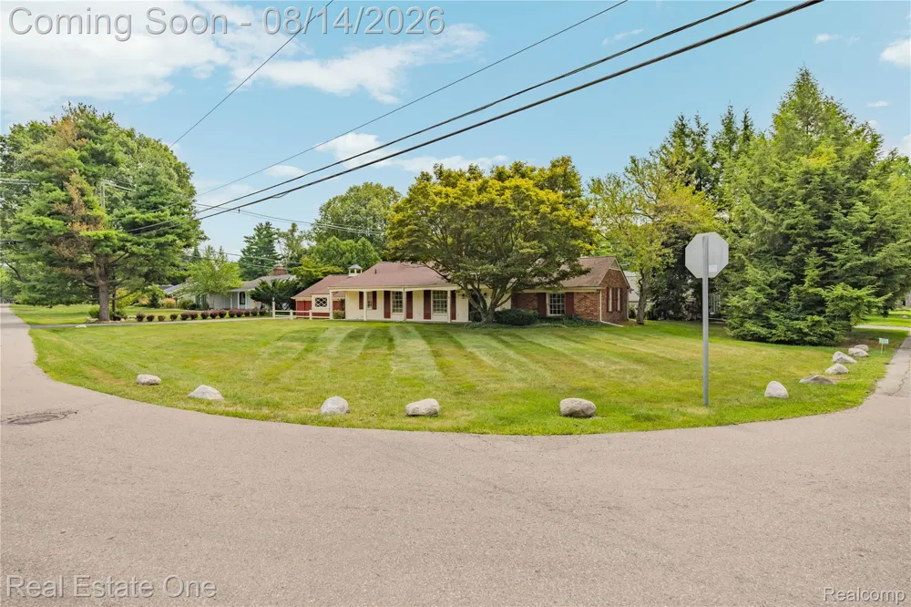 4195 Orchard Way Bloomfield Charter Township, MI 48301