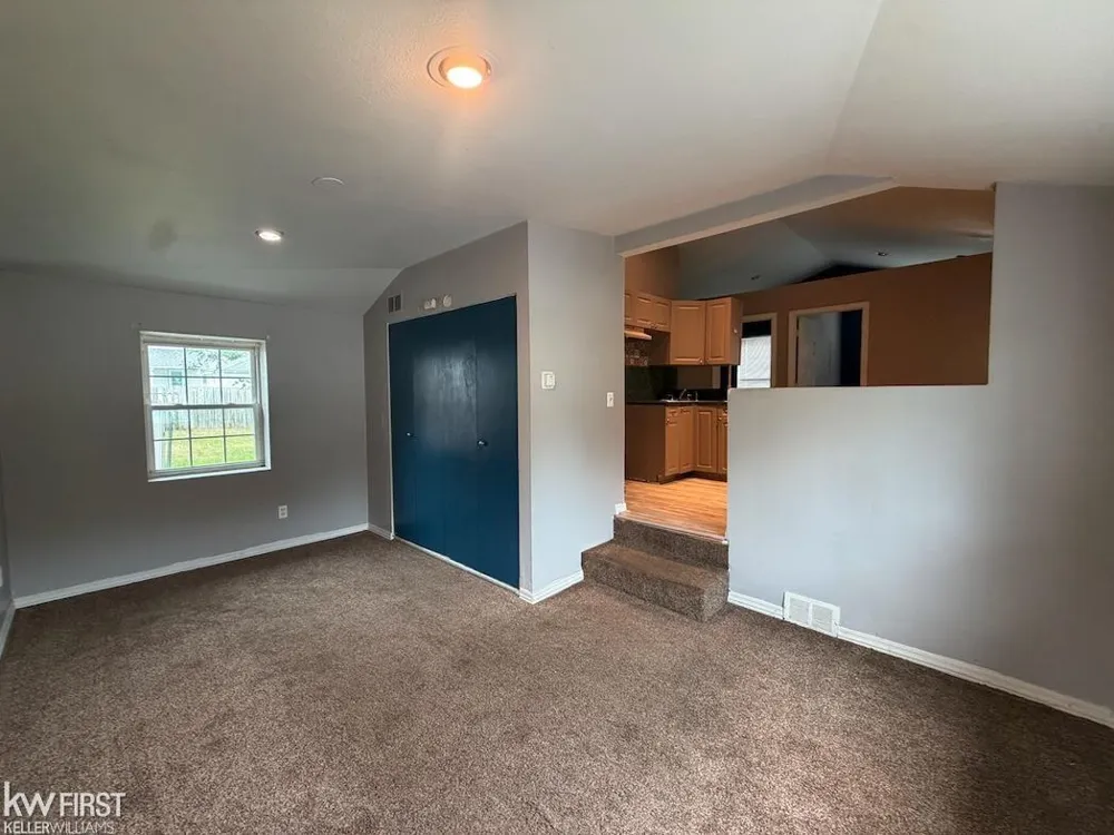 1329 E Decamp Street Burton City, MI 48529