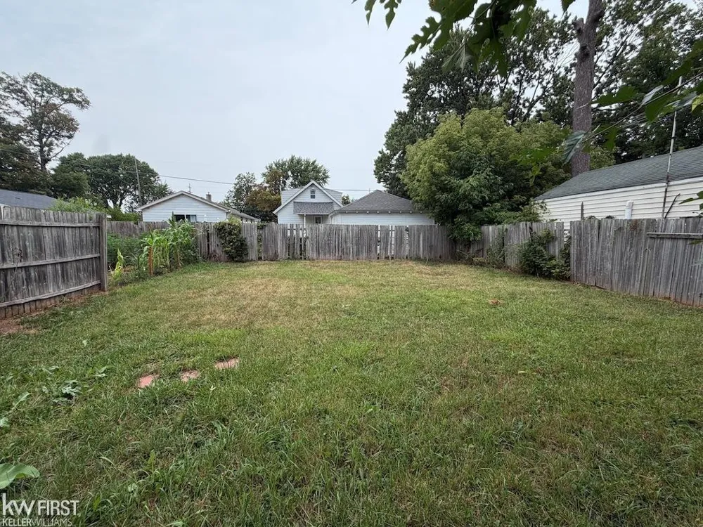 1329 E Decamp Street Burton City, MI 48529
