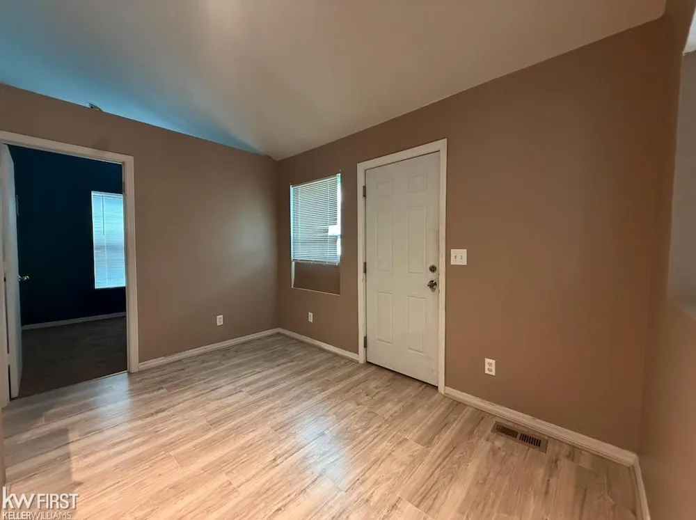 1329 E Decamp Street Burton City, MI 48529