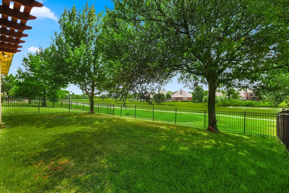 1581 Meadows Avenue Lantana, TX 76226
