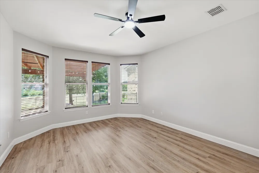 1581 Meadows Avenue Lantana, TX 76226