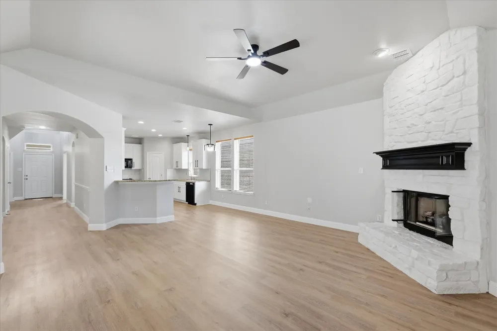 1581 Meadows Avenue Lantana, TX 76226