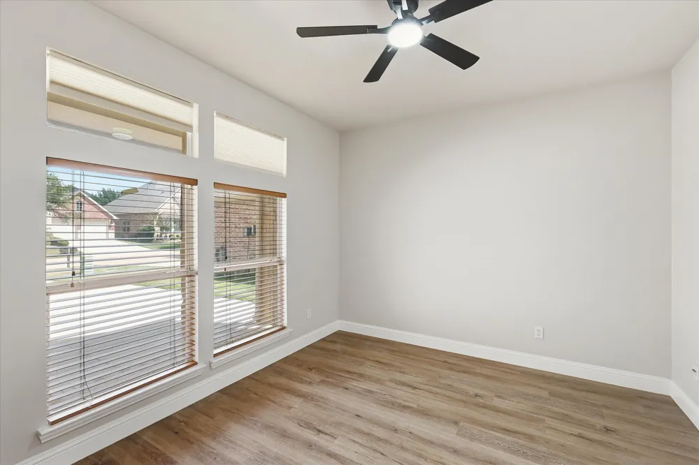 1581 Meadows Avenue Lantana, TX 76226