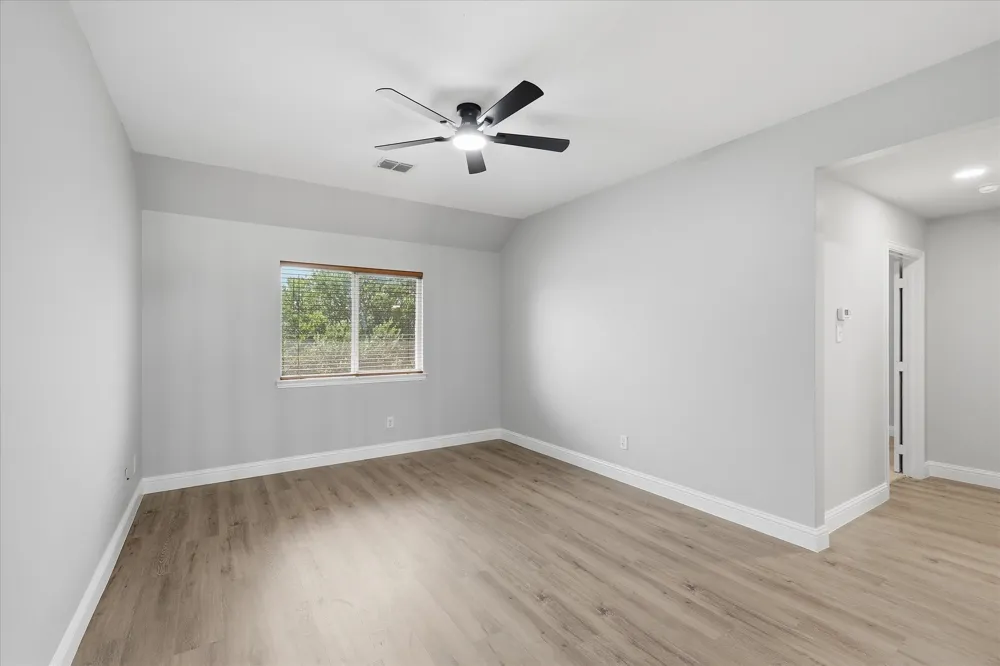 1581 Meadows Avenue Lantana, TX 76226