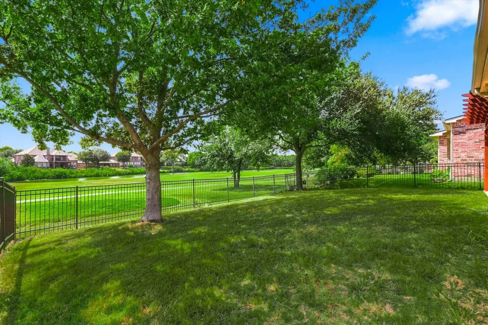 1581 Meadows Avenue Lantana, TX 76226