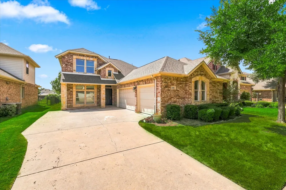 1581 Meadows Avenue Lantana, TX 76226