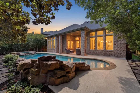 27118 Cross Pointe Ct Court