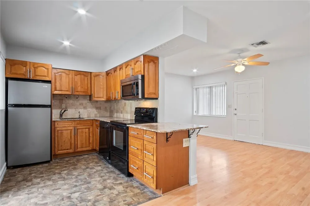 2130 NE 42ND COURT #8 Lighthouse Point, FL 33064