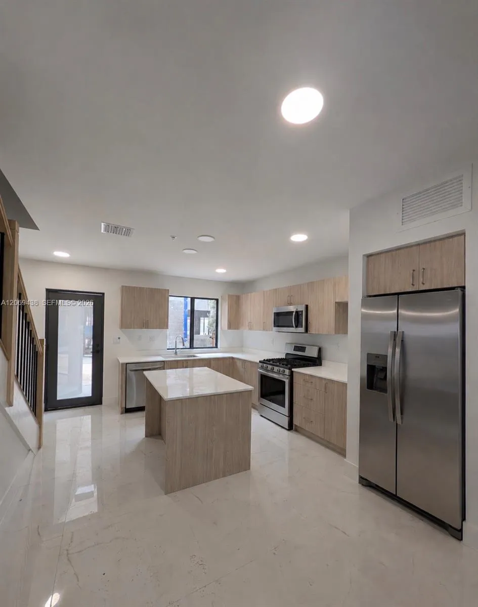 7462 W 4th Ave #108 Hialeah, FL 33014