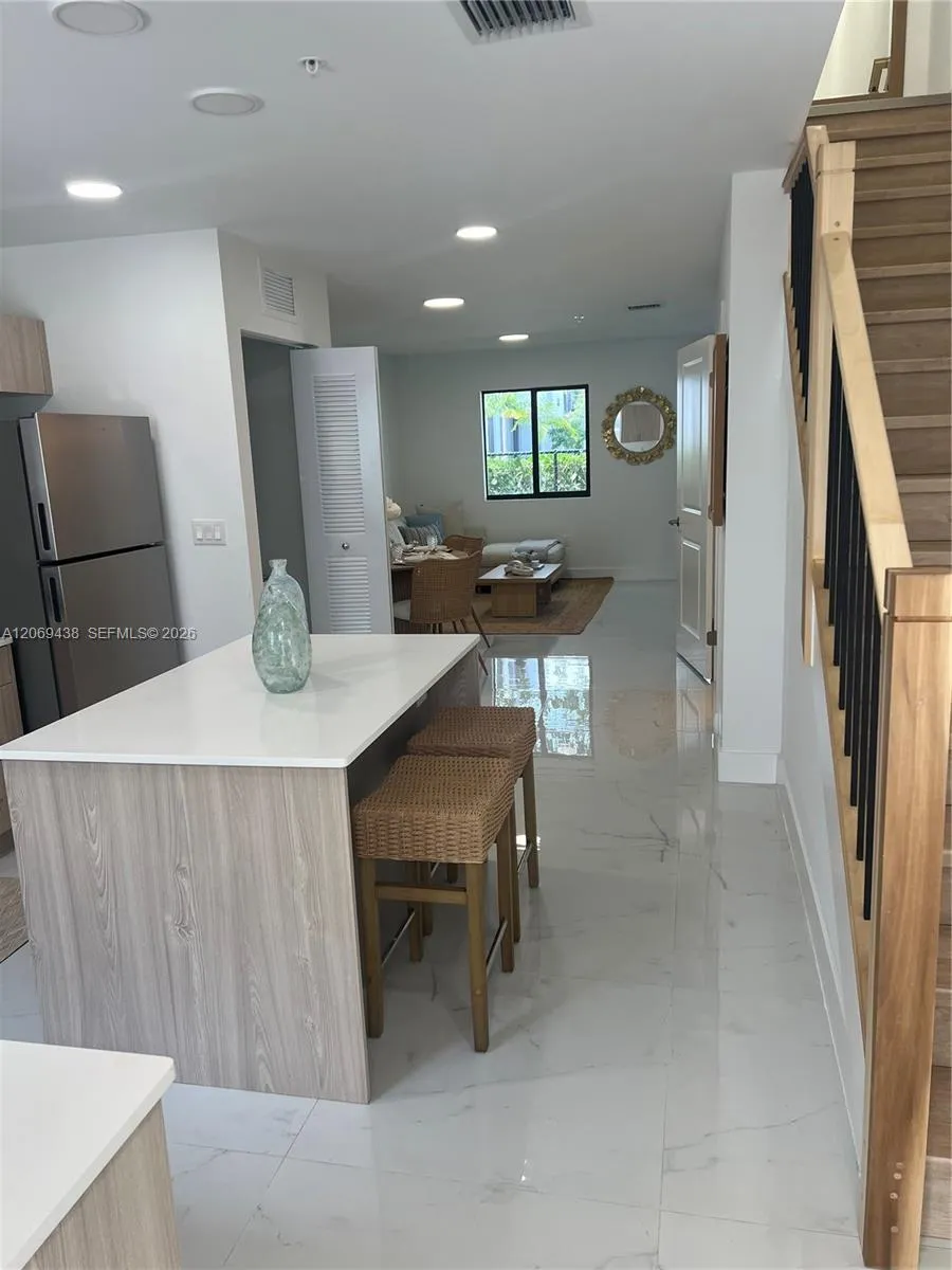 7462 W 4th Ave #108 Hialeah, FL 33014