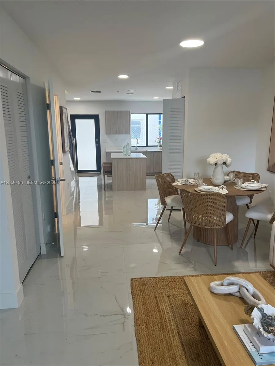 7462 W 4th Ave #108 Hialeah, FL 33014