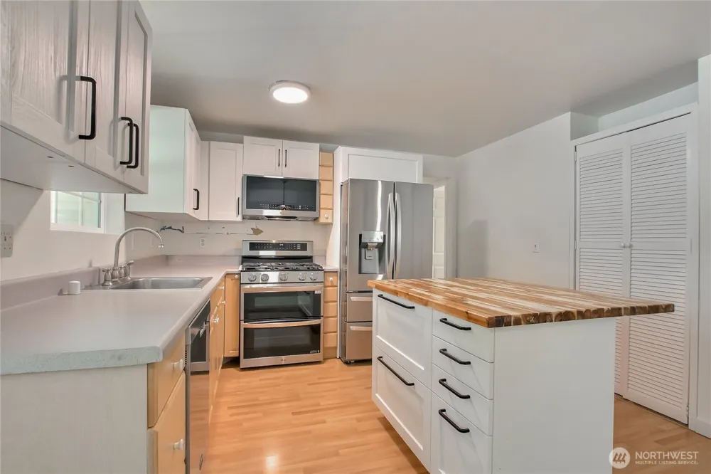 21815 6th Avenue W Bothell, WA 98021