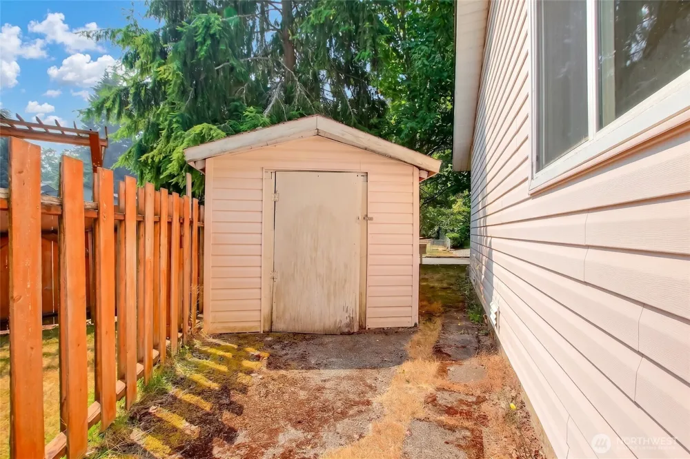 21815 6th Avenue W Bothell, WA 98021