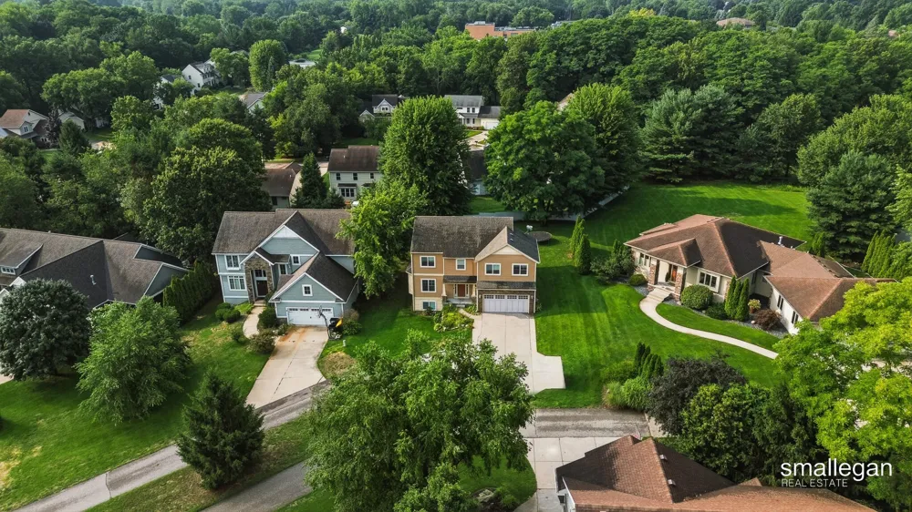 2959 Coppergrove Drive NE Grand Rapids Charter Township, MI 49525