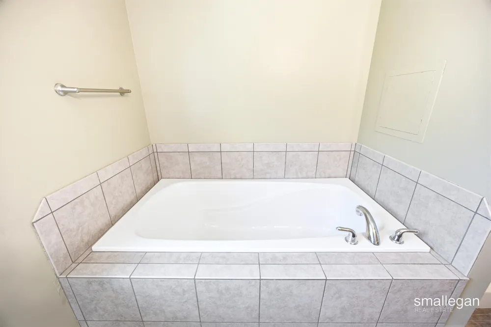 2959 Coppergrove Drive NE Grand Rapids Charter Township, MI 49525