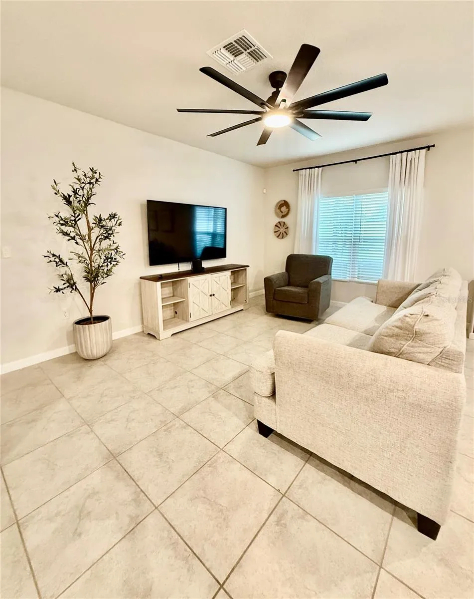 1562 LANDON LANE Haines City, FL 33844