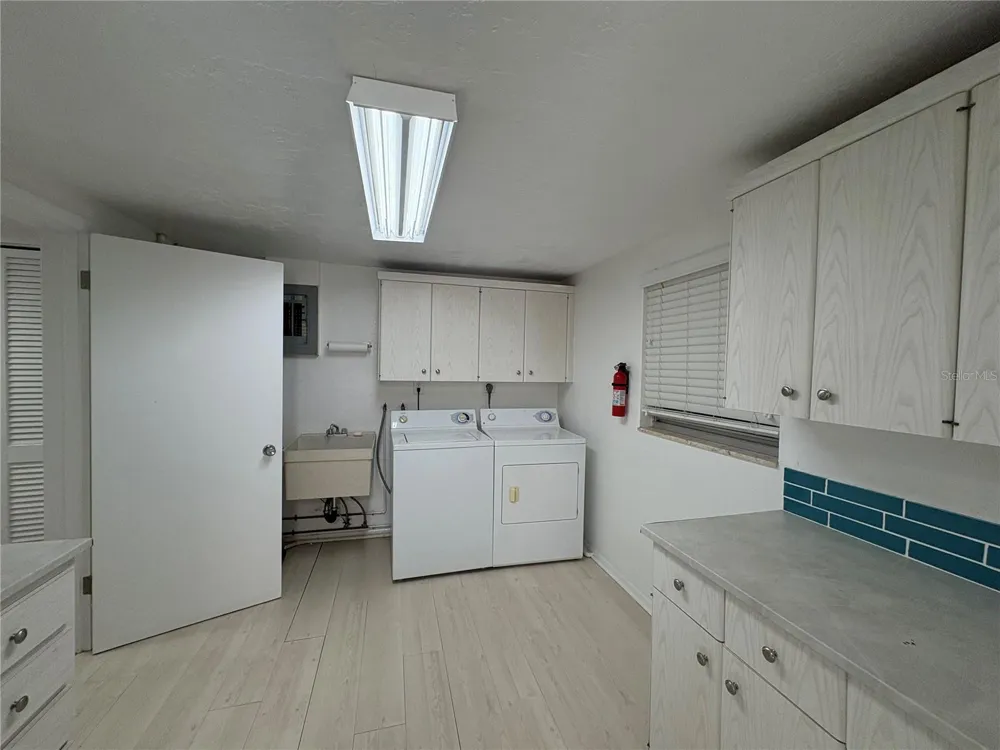 3276 BRUNSWICK LANE #705 Sarasota, FL 34239