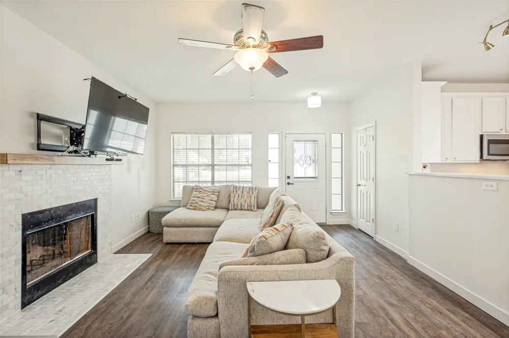 100 S Lakeview Drive Lake Dallas, TX 75065