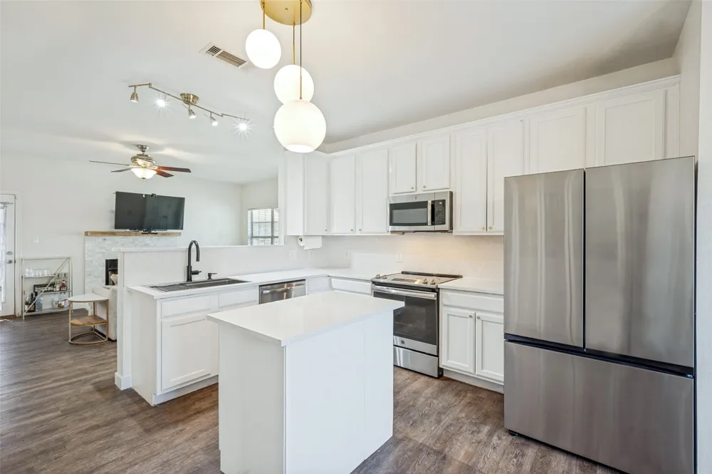 100 S Lakeview Drive Lake Dallas, TX 75065