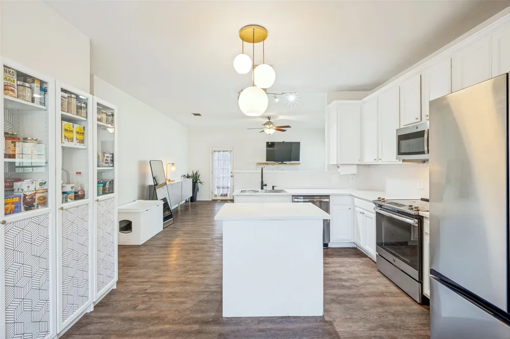100 S Lakeview Drive Lake Dallas, TX 75065