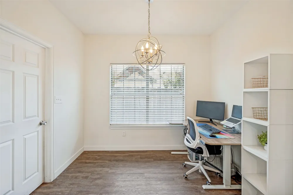 100 S Lakeview Drive Lake Dallas, TX 75065