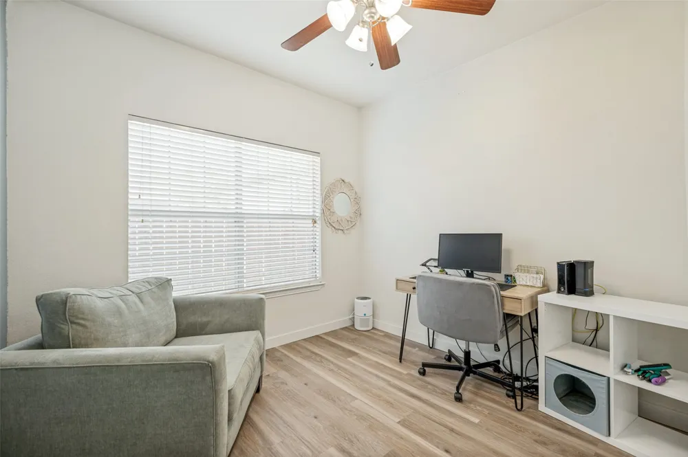 100 S Lakeview Drive Lake Dallas, TX 75065