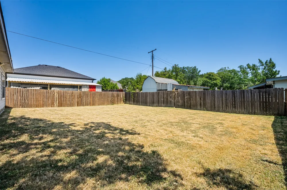 100 S Lakeview Drive Lake Dallas, TX 75065