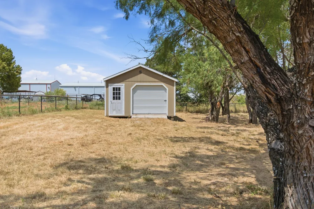 1009 Northern Oaks Court Springtown, TX 76082