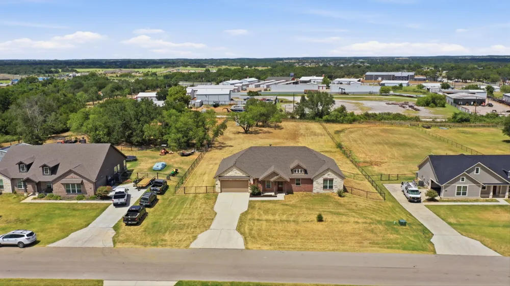 1009 Northern Oaks Court Springtown, TX 76082
