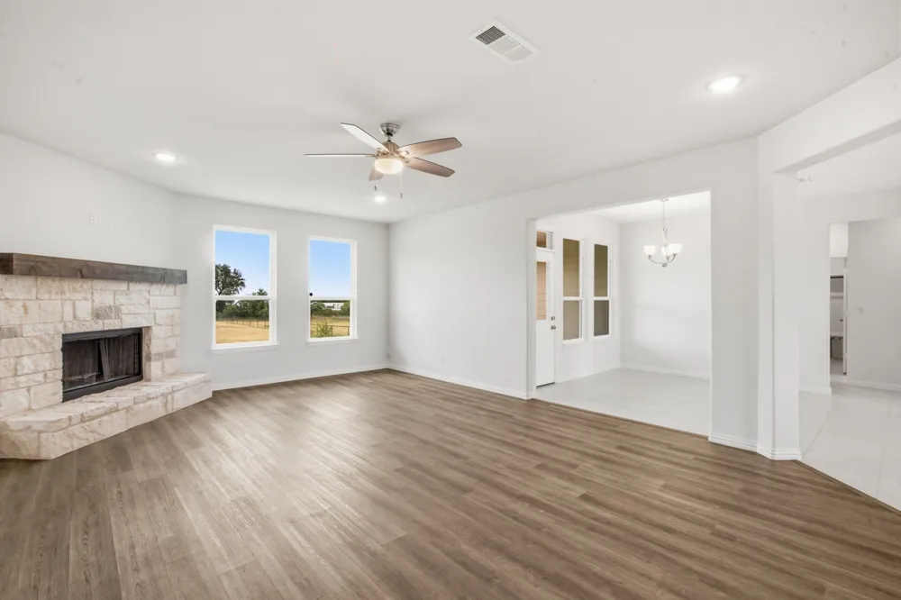 1009 Northern Oaks Court Springtown, TX 76082