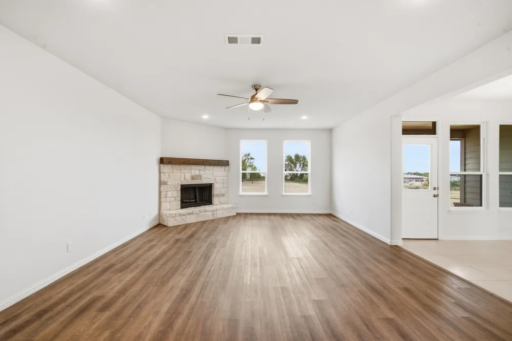 1009 Northern Oaks Court Springtown, TX 76082
