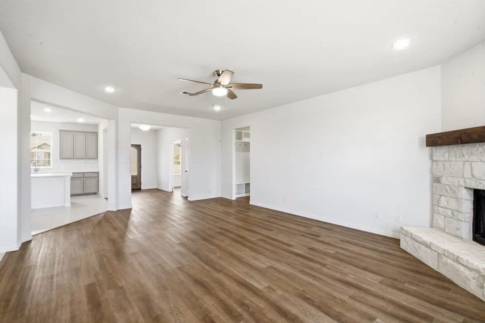 1009 Northern Oaks Court Springtown, TX 76082