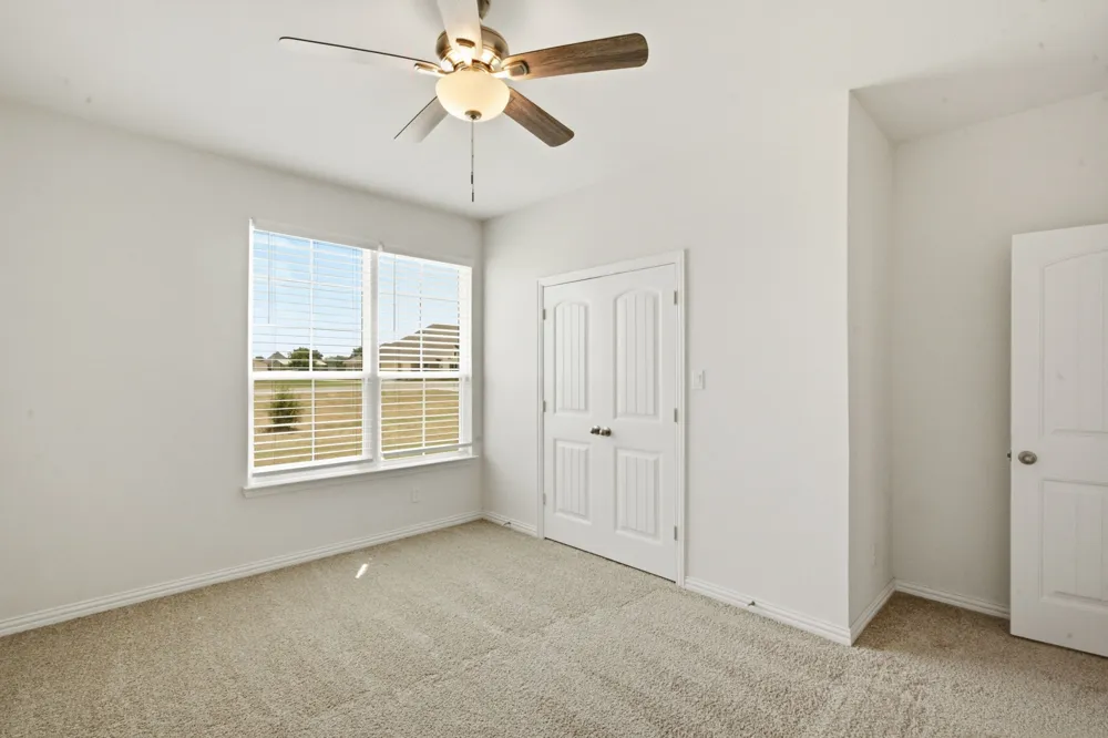 1009 Northern Oaks Court Springtown, TX 76082