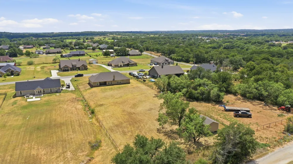 1009 Northern Oaks Court Springtown, TX 76082