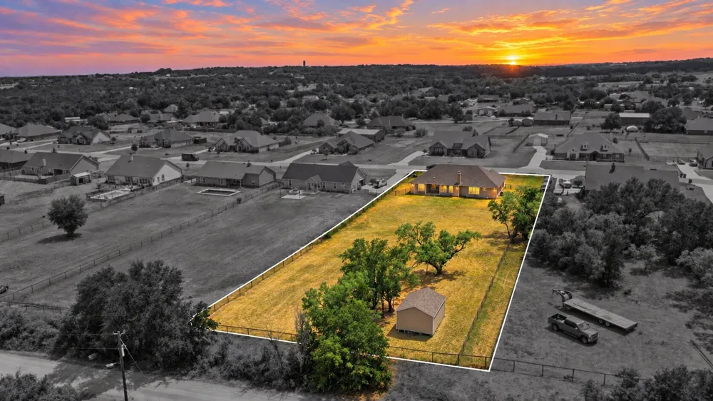 1009 Northern Oaks Court Springtown, TX 76082