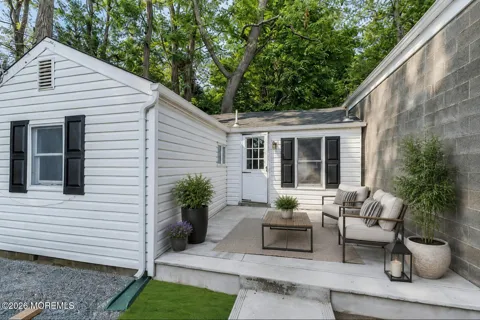 18 Maple Avenue #B