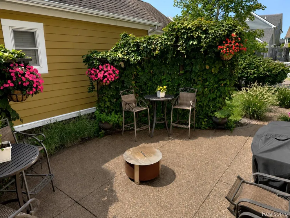 830 Constitution Street Canton Charter Township, MI 48188