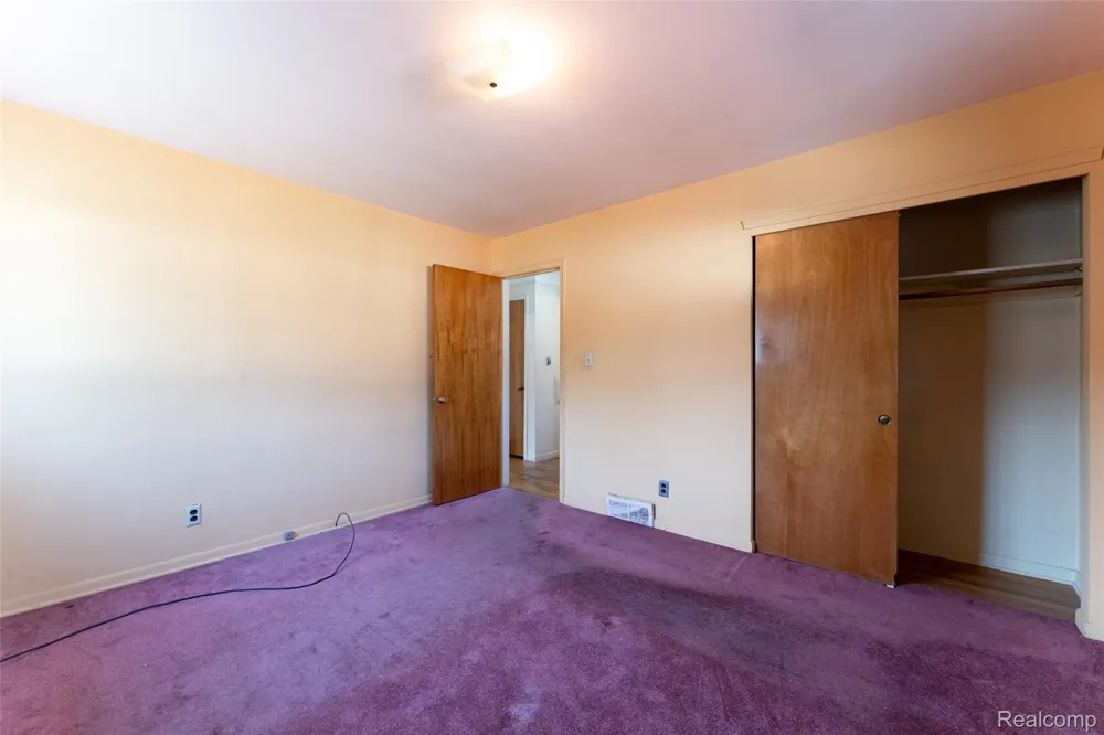 24433 Champaign Street Taylor City, MI 48180