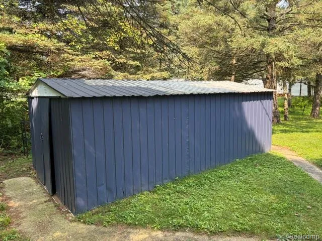 4043 Beacon Hill Drive Port Hope Village, MI 48468
