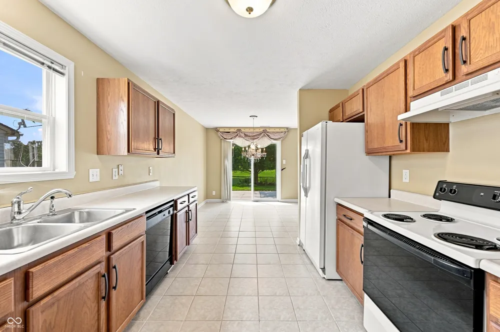 1707 Brookview Drive Brownsburg, IN 46112