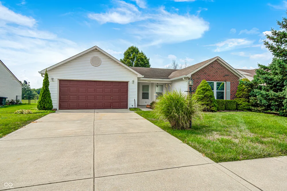 1707 Brookview Drive Brownsburg, IN 46112