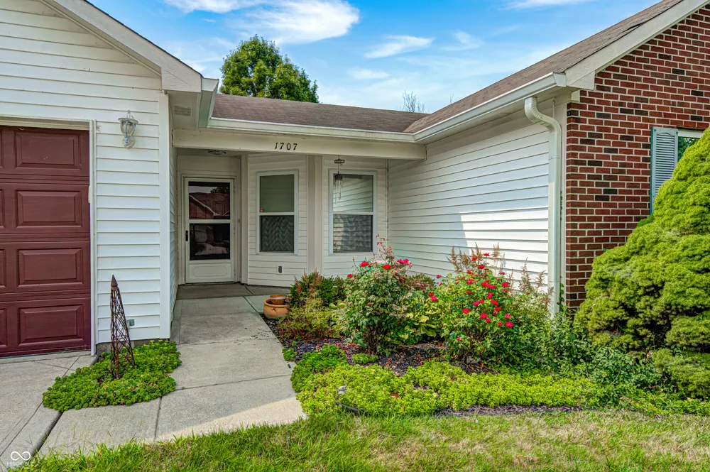 1707 Brookview Drive Brownsburg, IN 46112