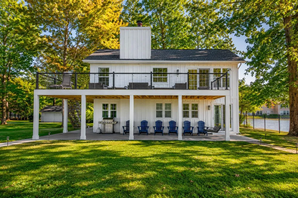 1722 Lake Michigan Drive Fennville, MI 49408