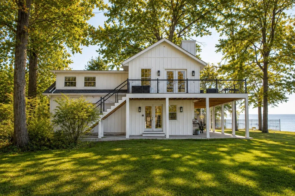 1722 Lake Michigan Drive Fennville, MI 49408
