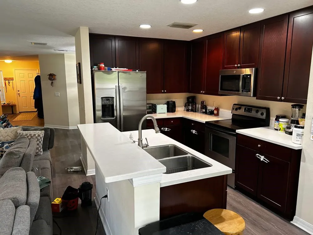 5085 KINGSCREST LANE Oviedo, FL 32765